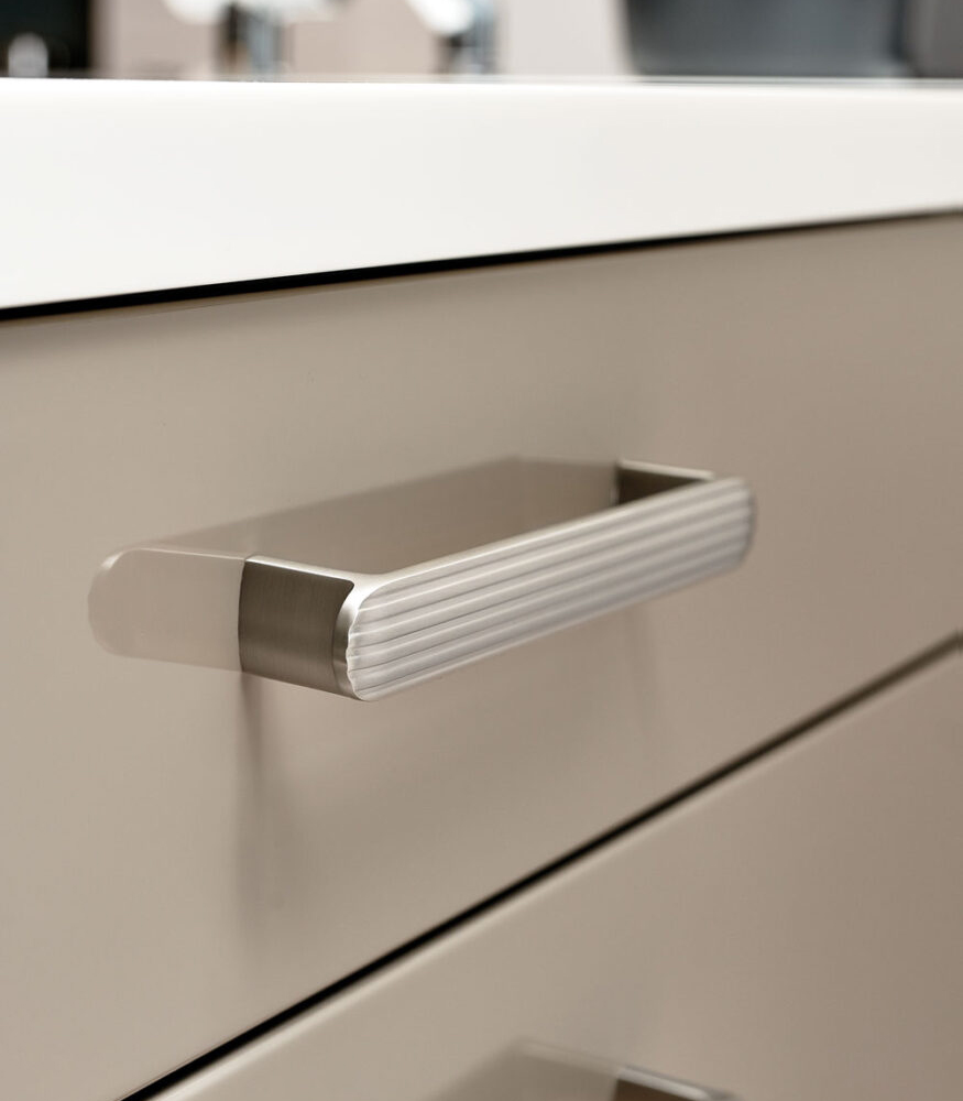 Möbelgriffe aus Zink - FLUTED