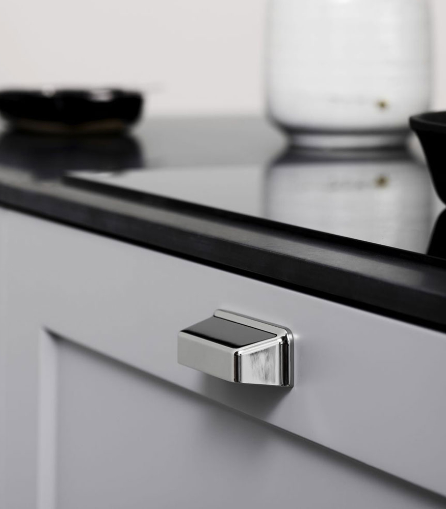 Möbelgriffe aus Zinkdruckguss - EQUESTER CUP